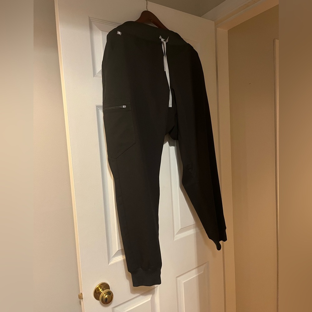 Figs scrub pants - jogger style